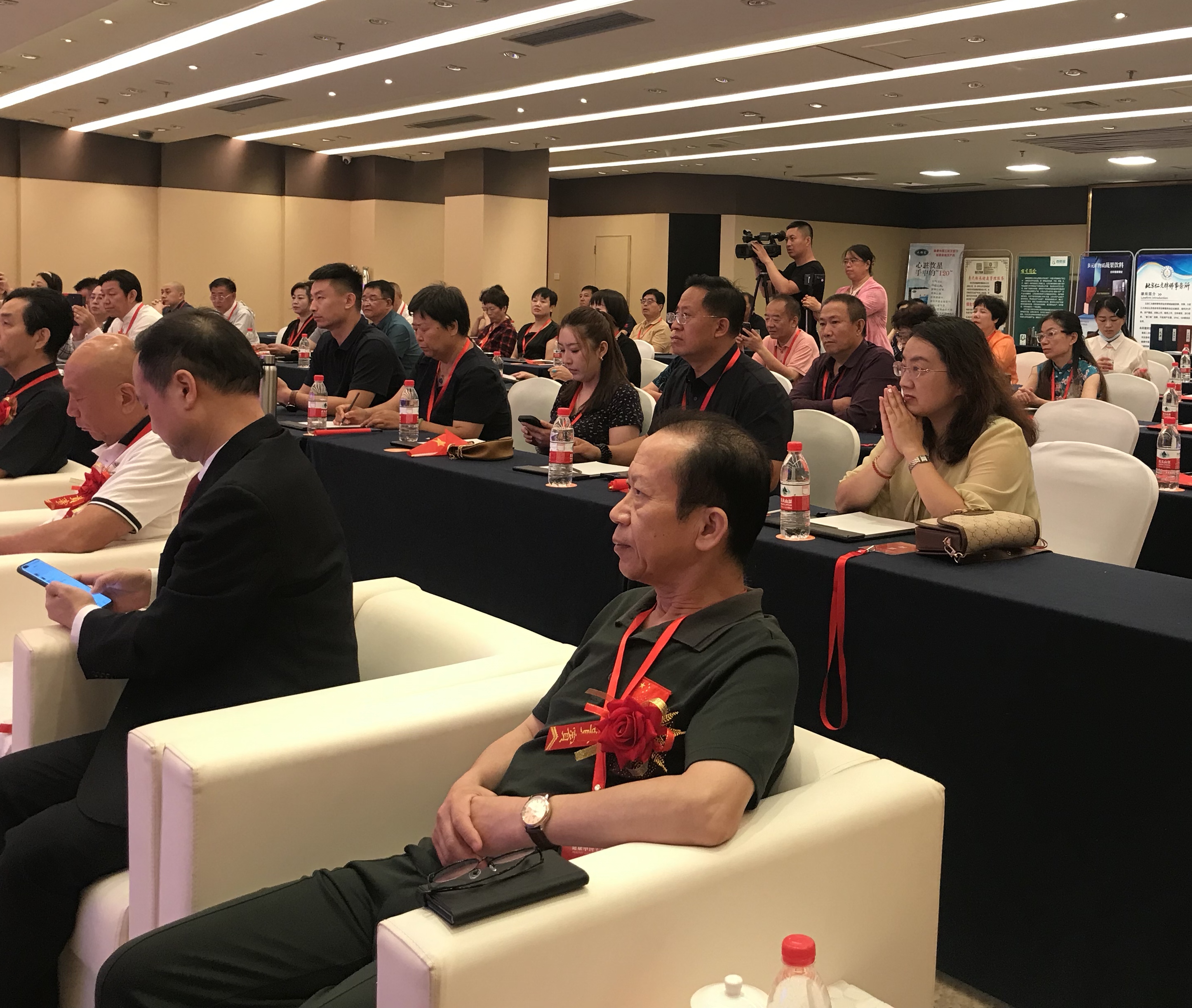 健康中国工程万里行启动，严晓蒸到会祝贺并致辞