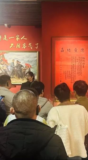 传承红色基因  开启医药新征程